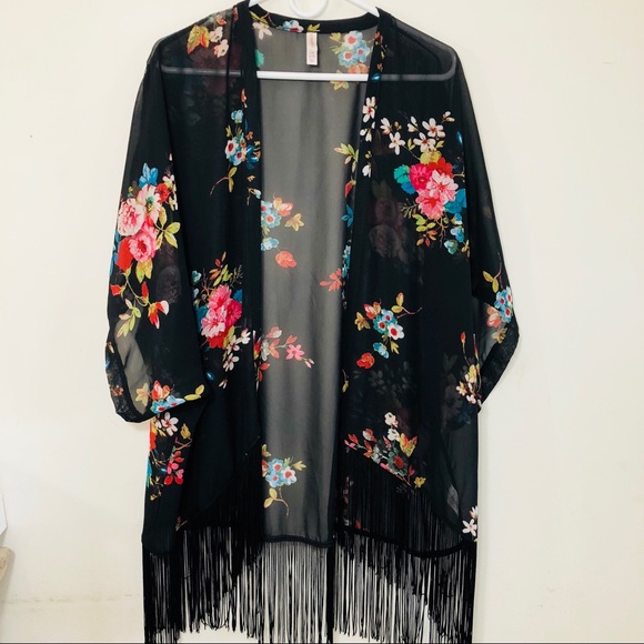 Xhilaration Sweaters - Xhilaration floral fringe kimono
